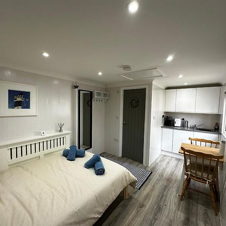 Peaceful Southbourne Studio - Pets Welcome Bournemouth Dış mekan fotoğraf