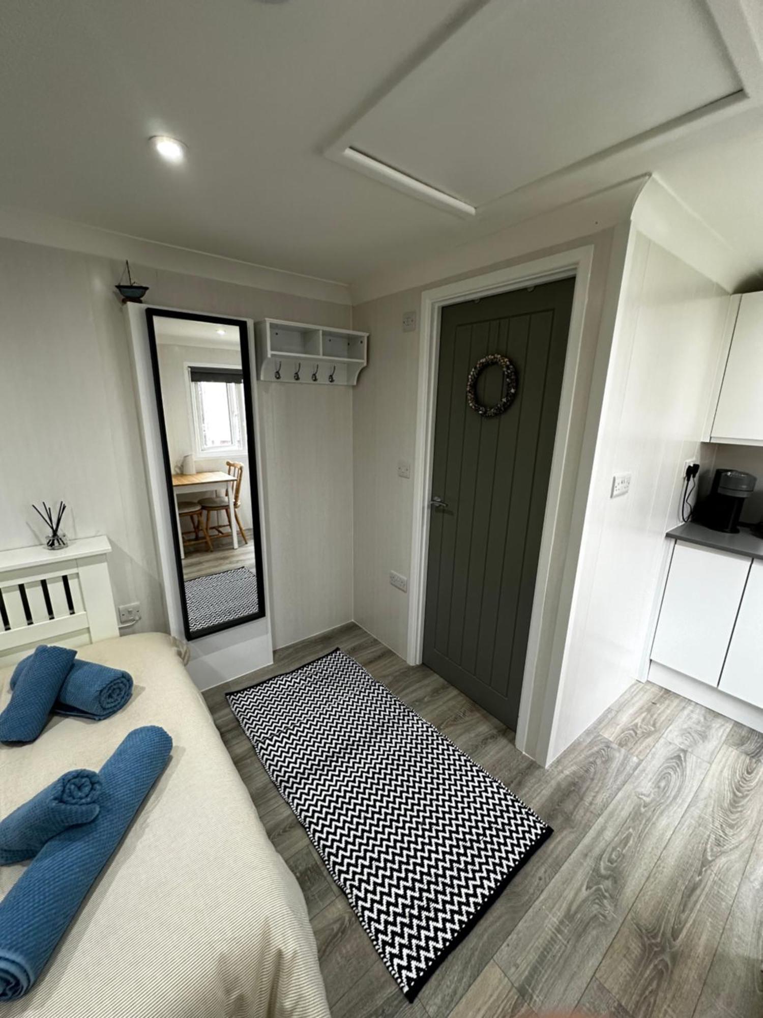 Peaceful Southbourne Studio - Pets Welcome Bournemouth Dış mekan fotoğraf